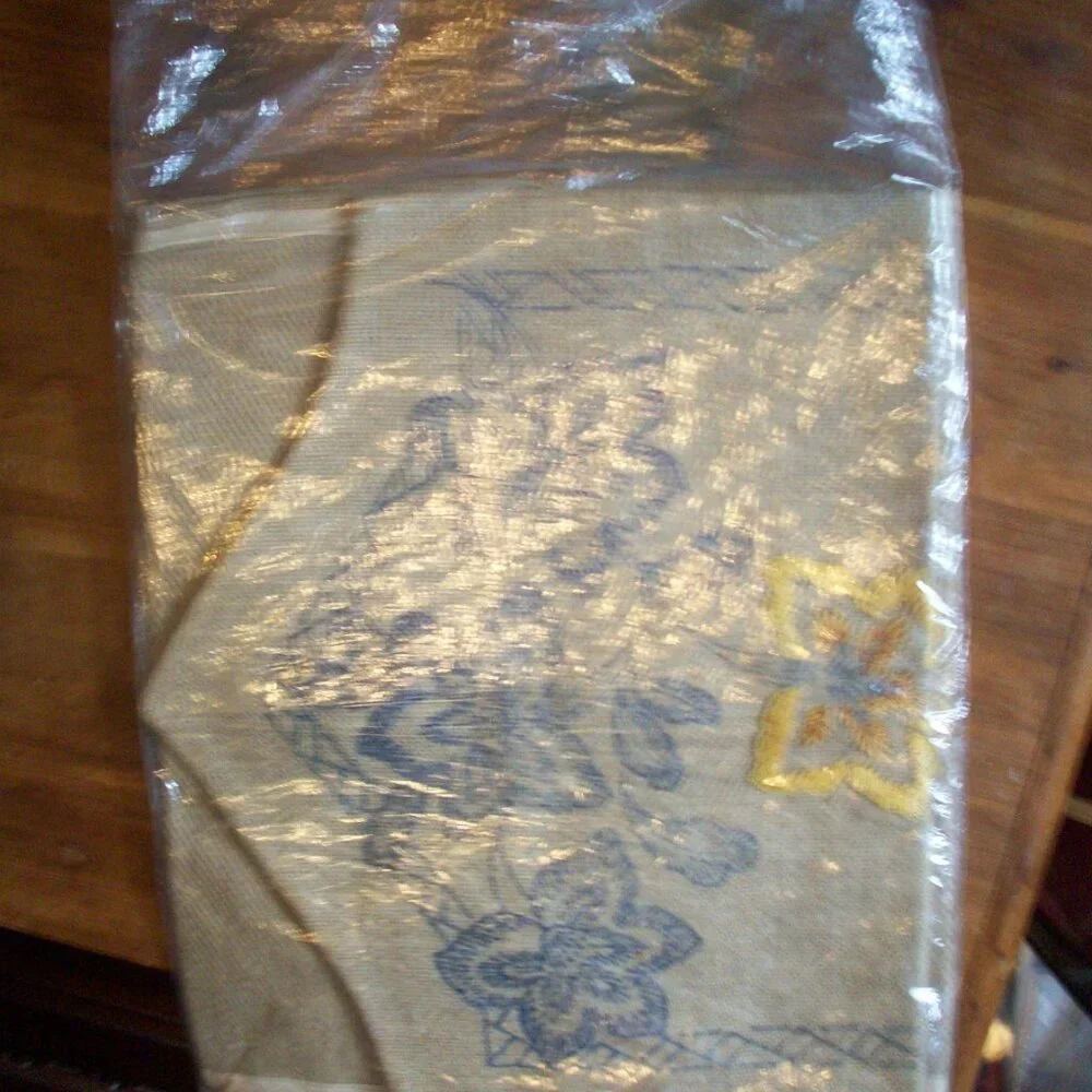 Vintage Floral Burlap Printed Needlepoint Runner Kit & Thread Made UK 42